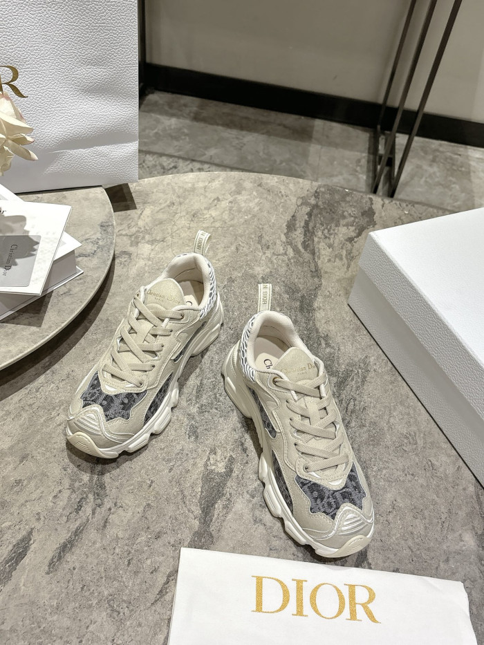 D1OR Chrono Sneaker