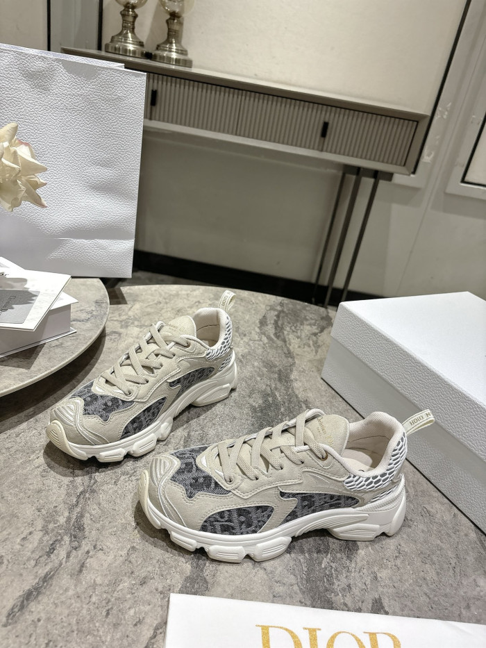 D1OR Chrono Sneaker