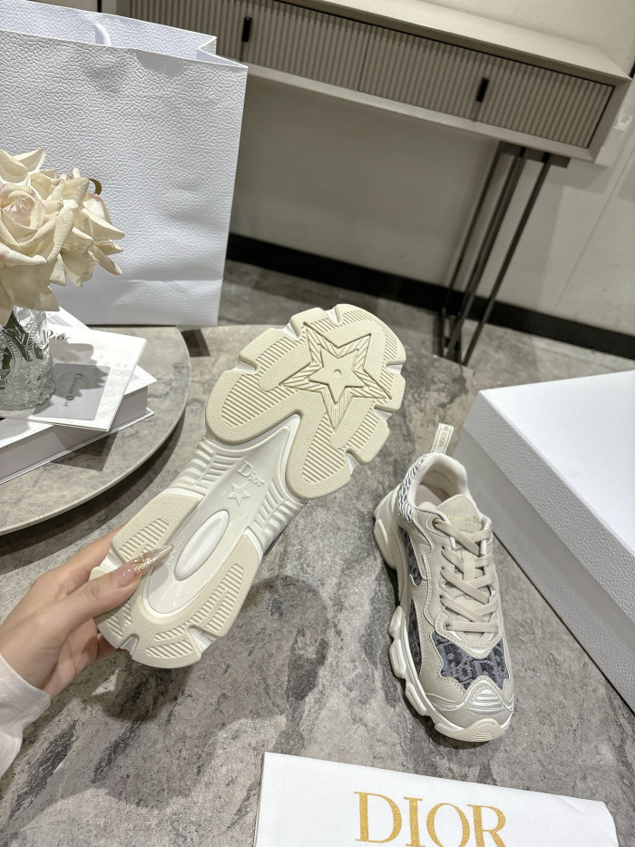 D1OR Chrono Sneaker