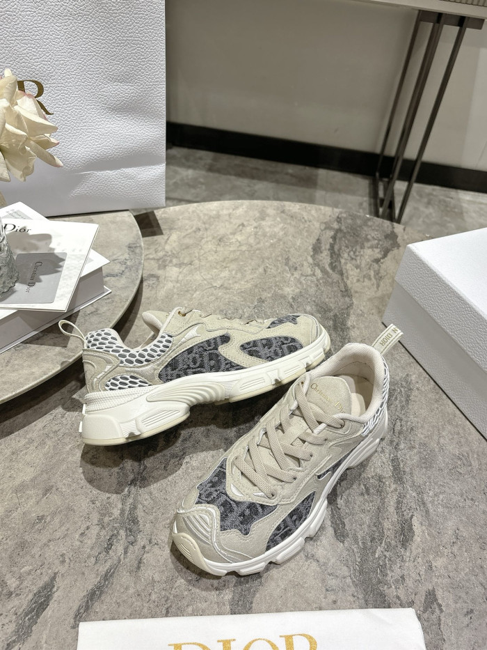 D1OR Chrono Sneaker