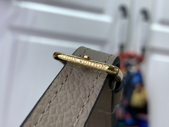 LIVV Mini Bumbag-17x12x9.5cm