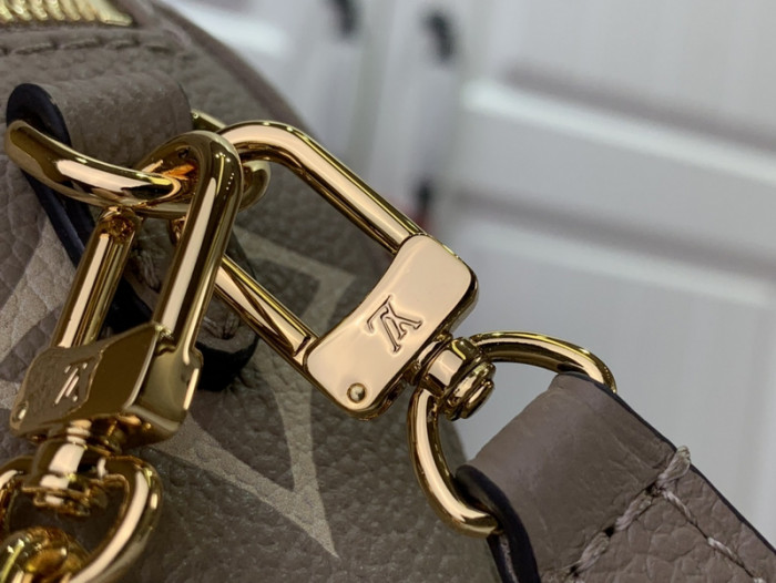 LIVV Mini Bumbag-17x12x9.5cm