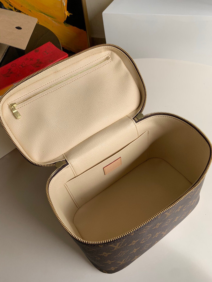 LIVV Vanity Case BB-18*14.5*24cm