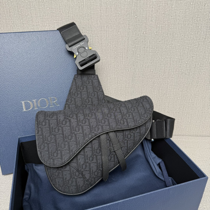 D1or Saddle Bag-20 x 28.6 x 5cm