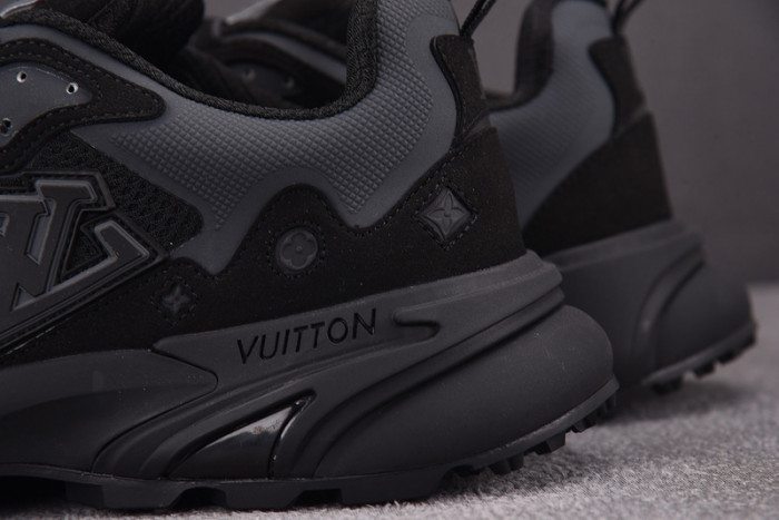 L1VV Sneakers