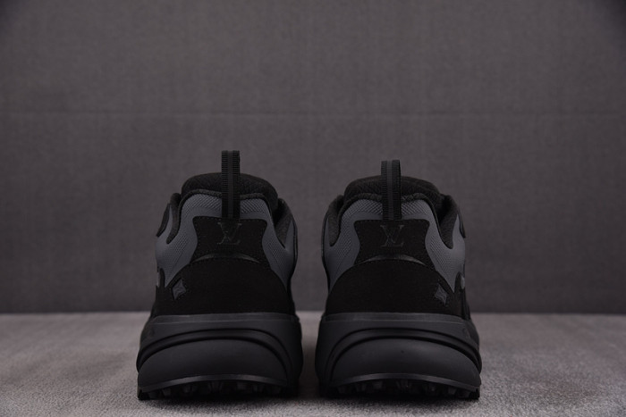 L1VV Sneakers
