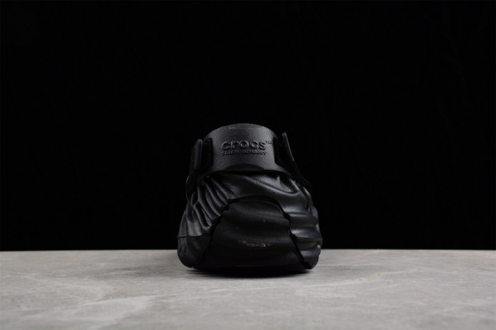 Cr*0*s x salehe bembury black