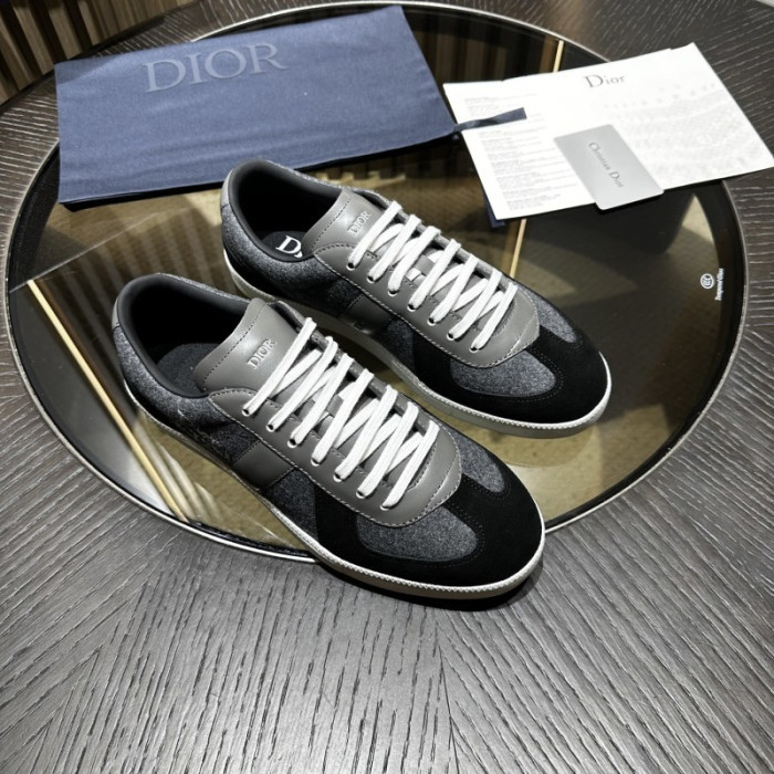 D1OR B01 Sneakers