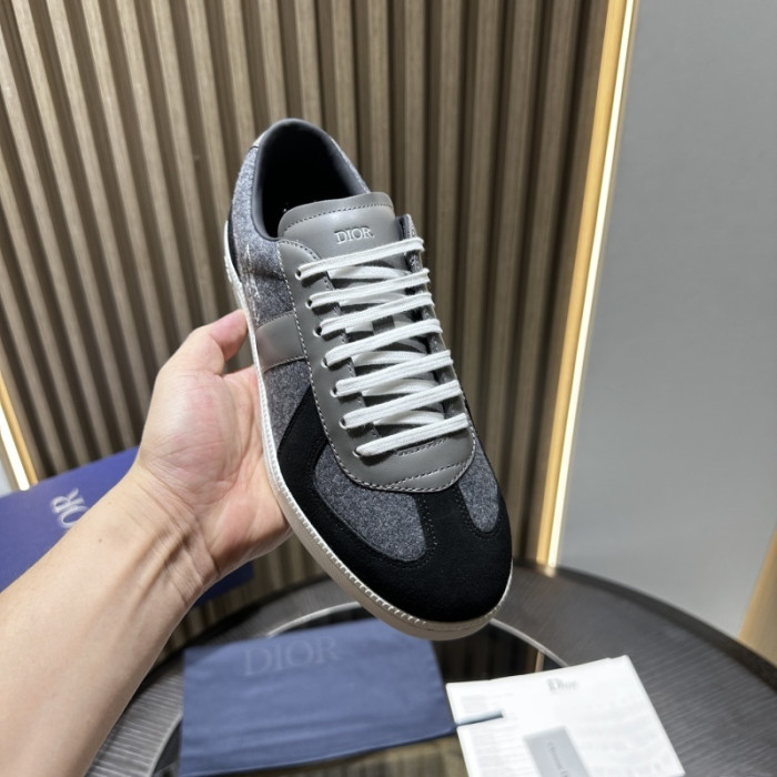 D1OR B01 Sneakers