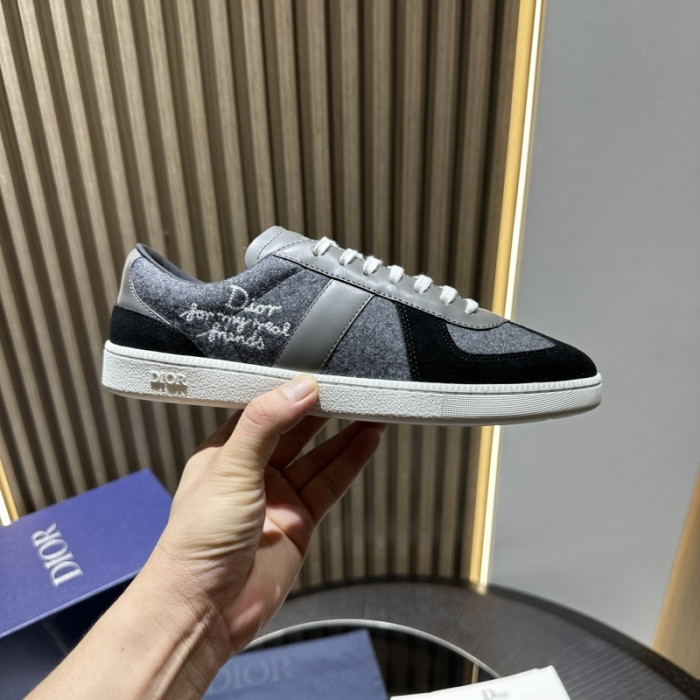 D1OR B01 Sneakers