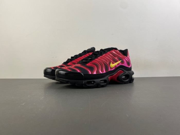 Nike Air Max Plus Svp*me University Red DA1472-600