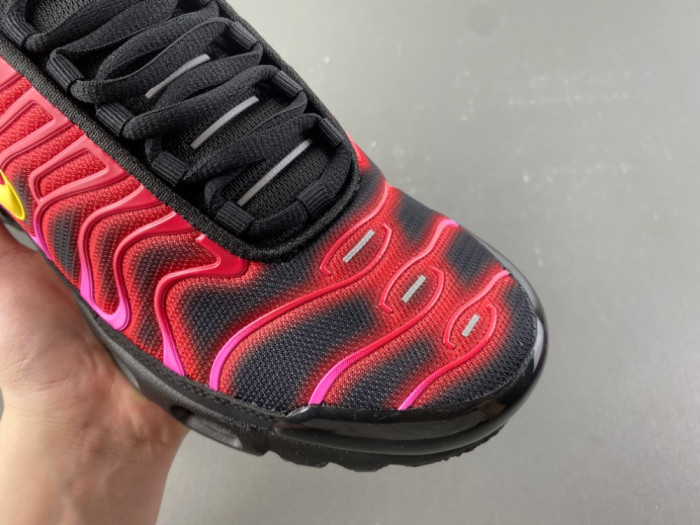 Nike Air Max Plus Svp*me University Red DA1472-600