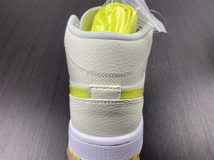 air jordan 1 mid se voltage yellow (w) db2822-107