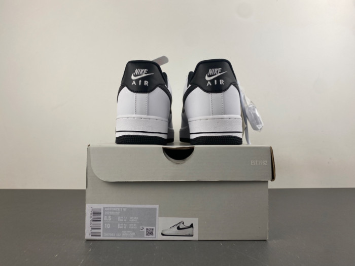 Nike Air Force 1 Low 