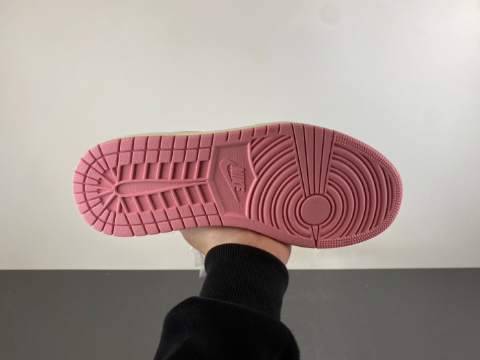 Travis Scott x Air Jordan 1 Low DM7866-171