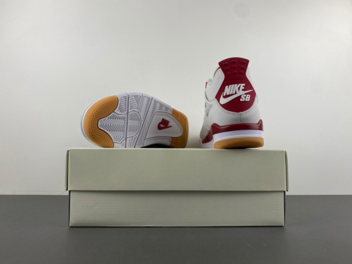 Nike SB x Air Jordan 4 “Varsity Red” DR5415-106