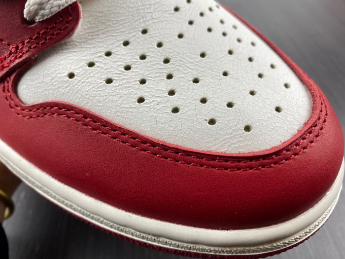 Air Jordan 1 High OG Chicago Lost and Found DZ5485-612