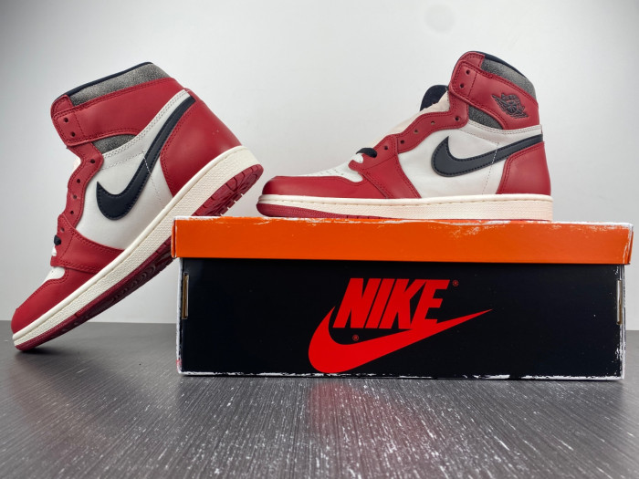 Air Jordan 1 High OG Chicago Lost and Found DZ5485-612