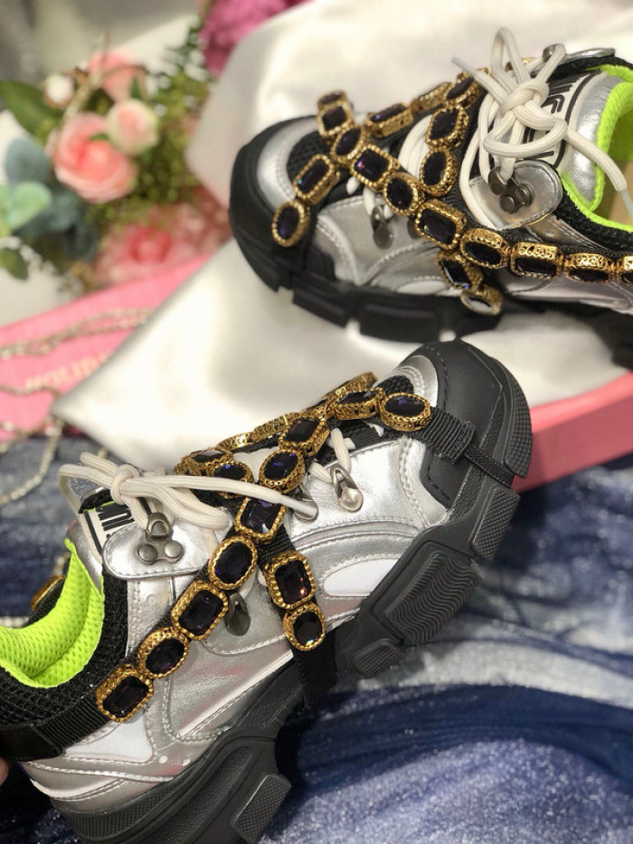 gu flashtrek sneaker