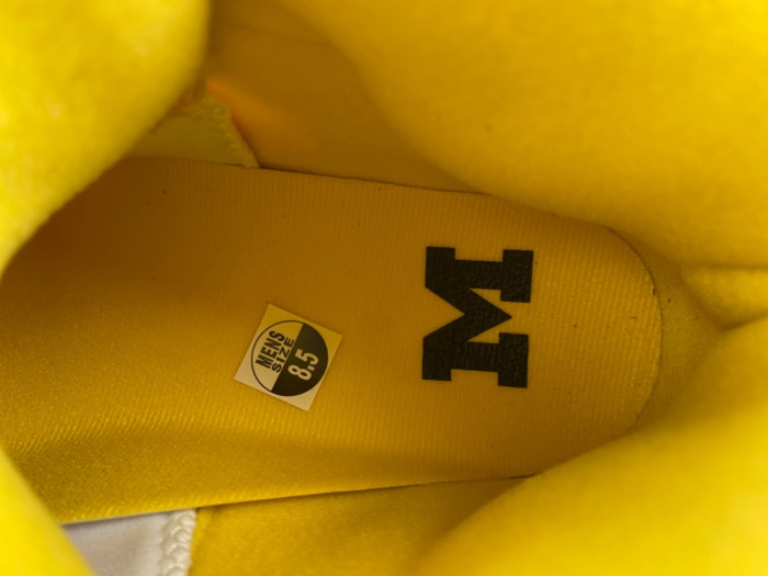 Air Jordan 5 Retro Yellow HQ7978-701