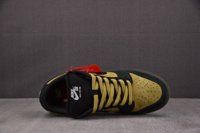 Nike SB Dunk Low HQ8487-300