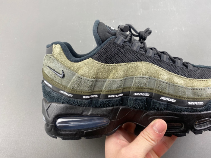 Nike Air Max 95 SP Undefeated Geo La Brea Medium Olive IB4523-200