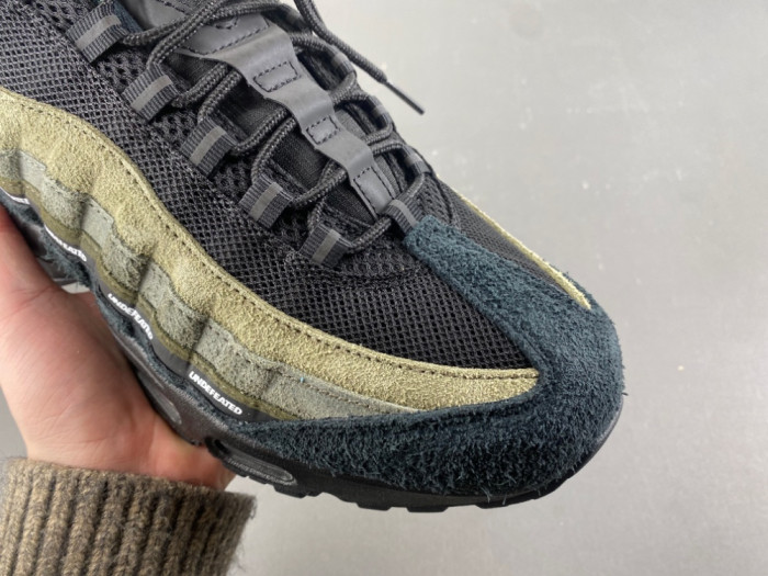 Nike Air Max 95 SP Undefeated Geo La Brea Medium Olive IB4523-200