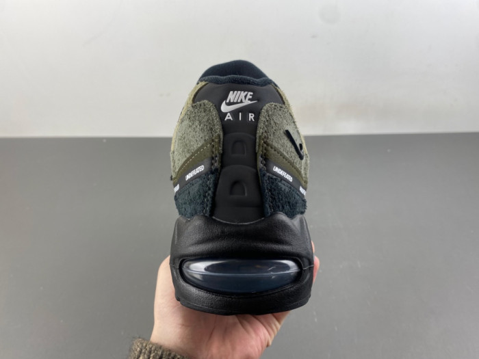 Nike Air Max 95 SP Undefeated Geo La Brea Medium Olive IB4523-200