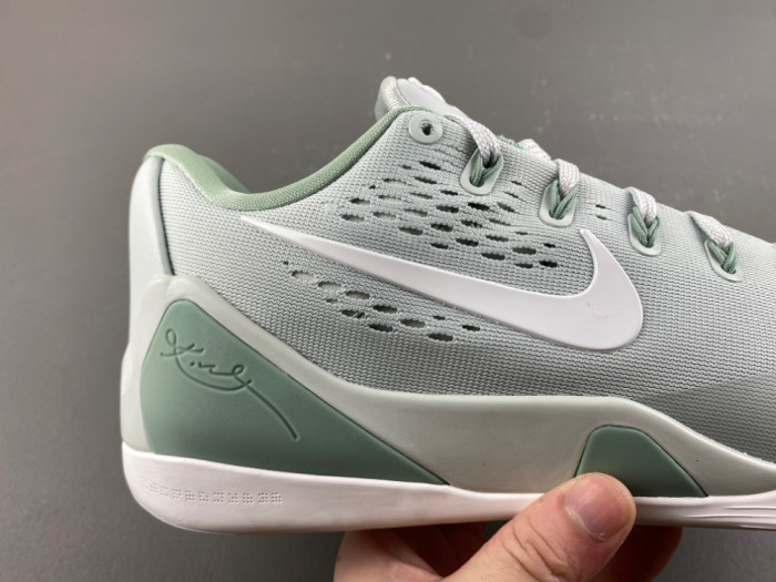 Nike Kobe 9 EM Low Protro Light Silver Steam IH1401-003