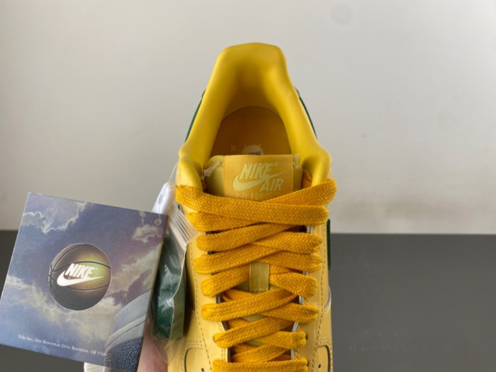 Nike Air Force 1 Low Patent Leather Topaz Gold Pine Green IO4489-700