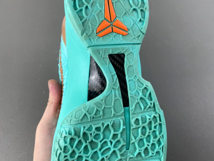 Jalen Brunson x Nike Kobe 6 Protro “Statue of Liberty” IQ5774-300