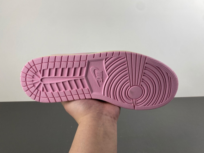 Air Jordan 1 Retro Low OG SP Travis Scott Sail Tropical Pink IQ7604-101