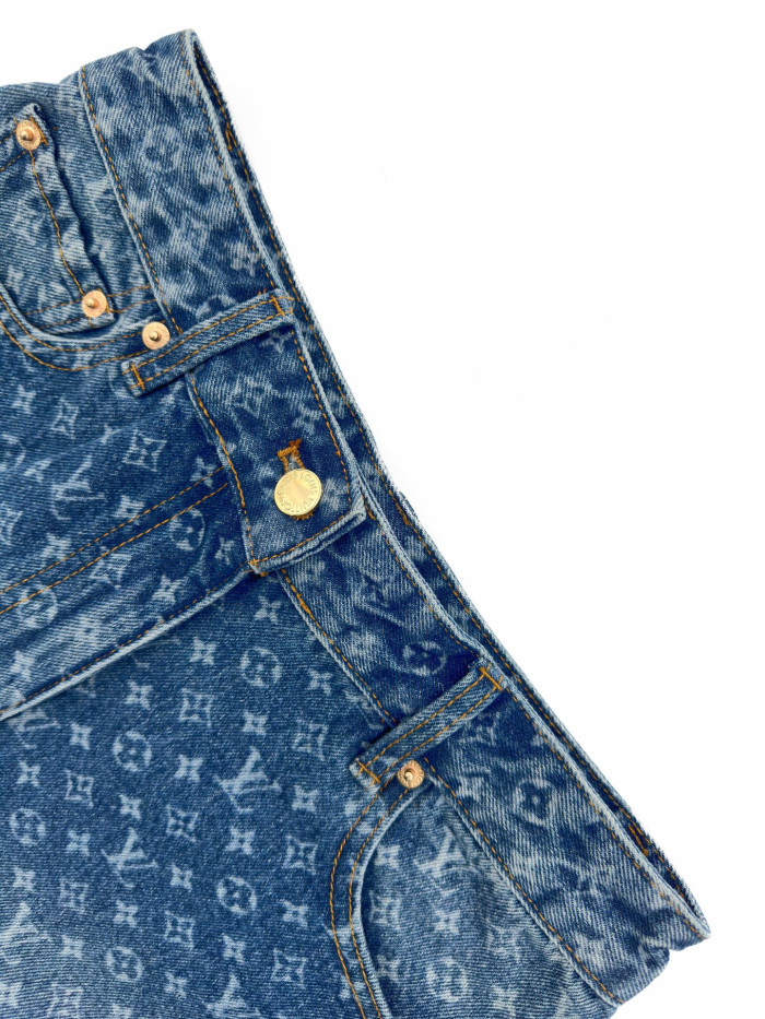 L1vv Short