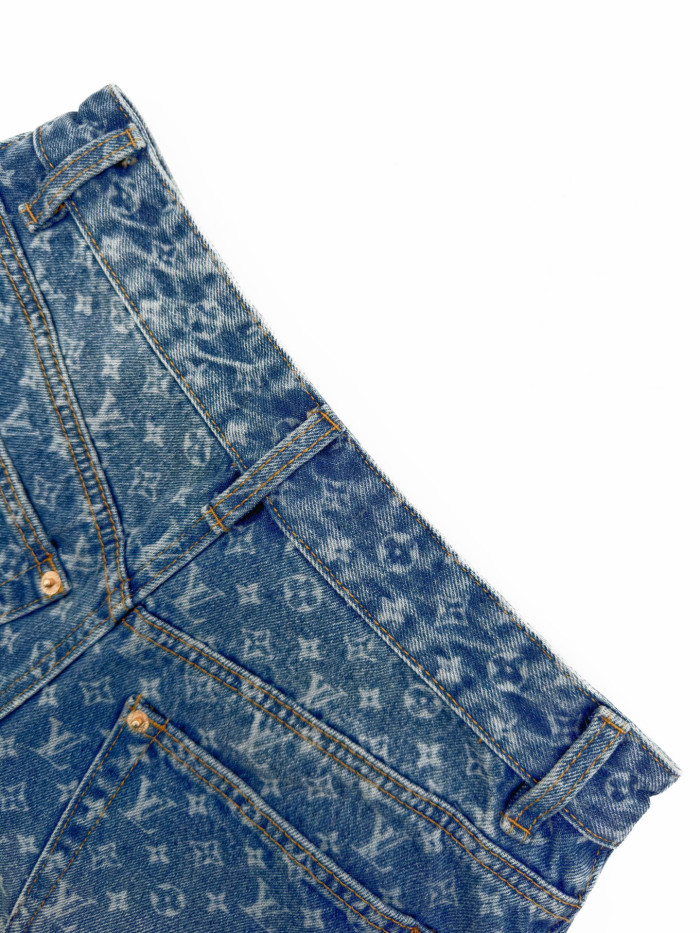 L1vv Short