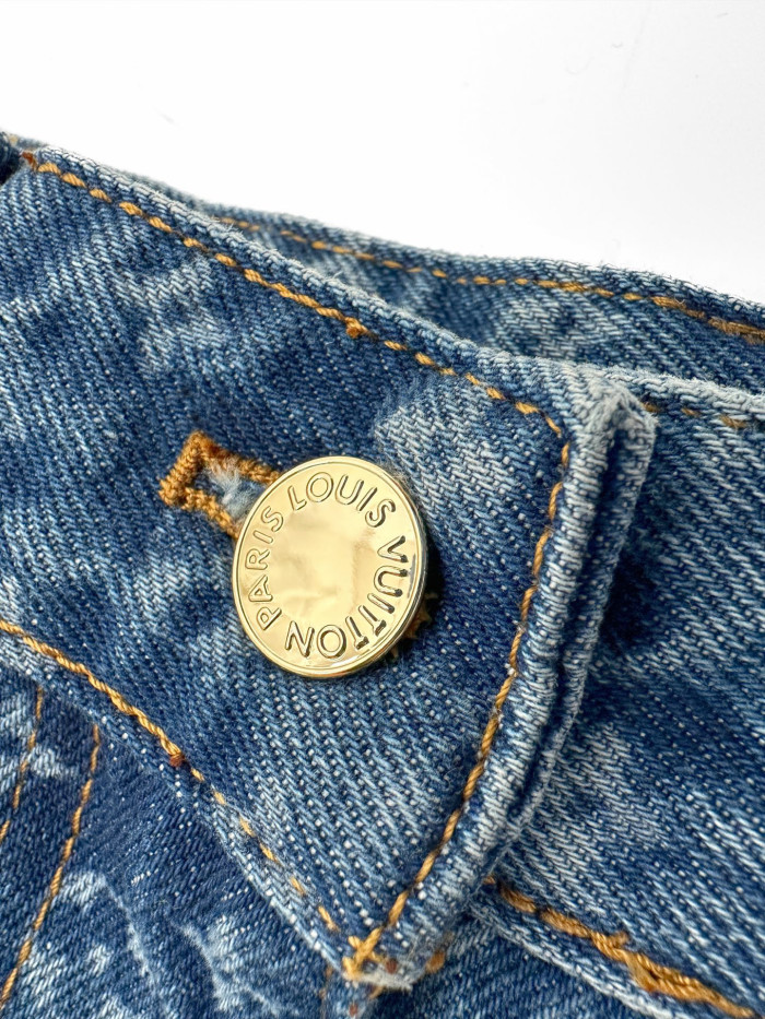L1vv Short