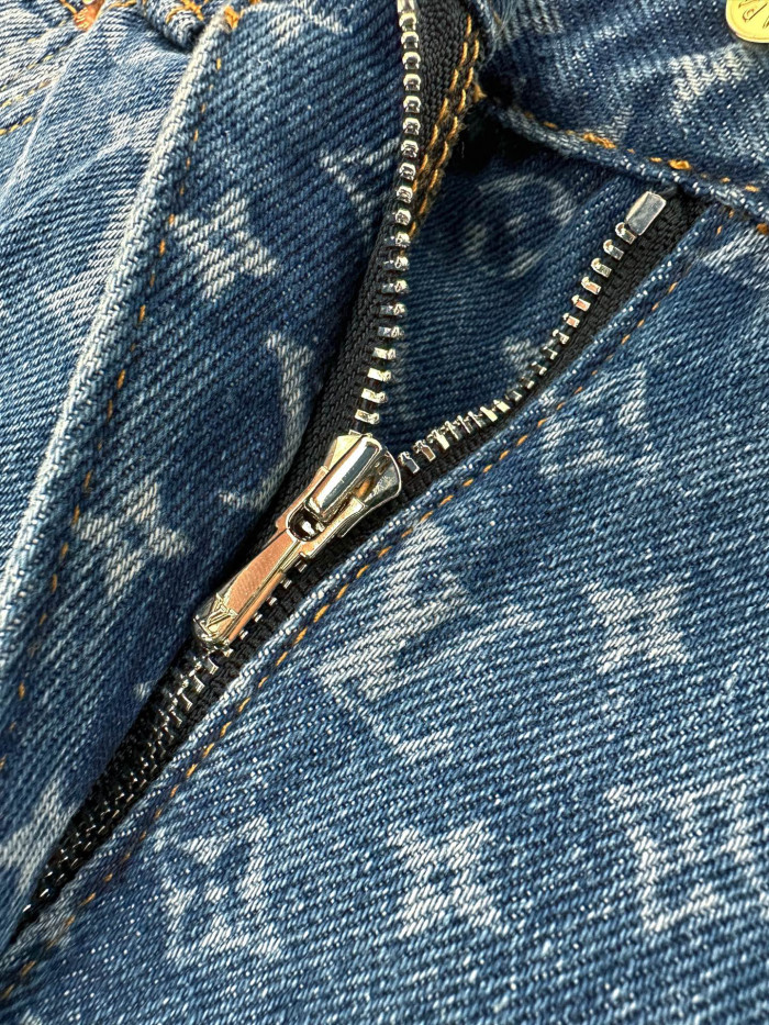L1vv Short