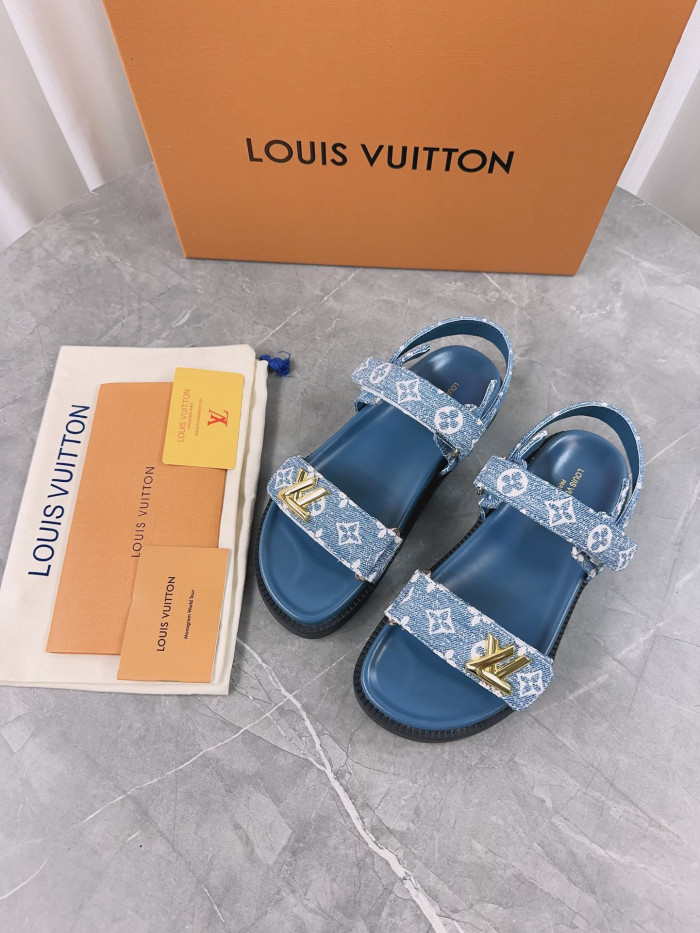 L1VV Flat Sandals