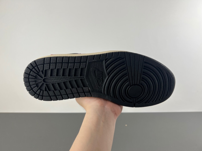 Travis Scott x Air Jordan 1 Low Top DM7866-061