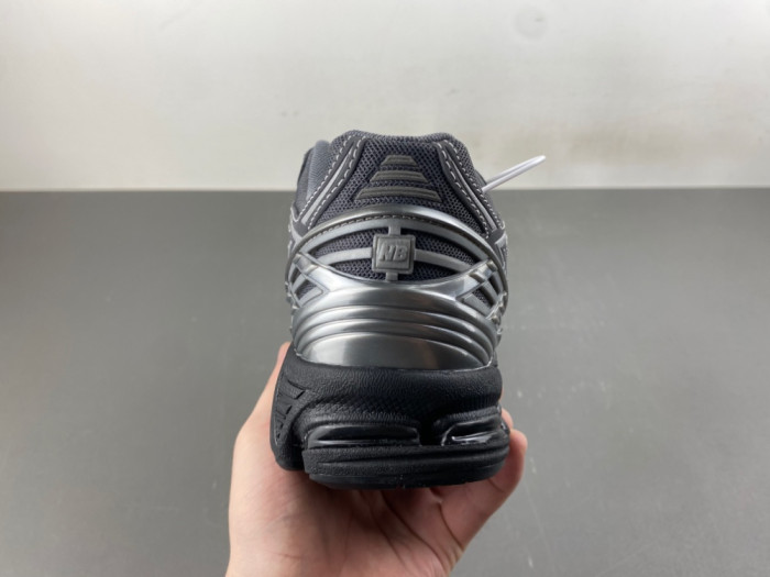 New Balance 1906R Black U1906591