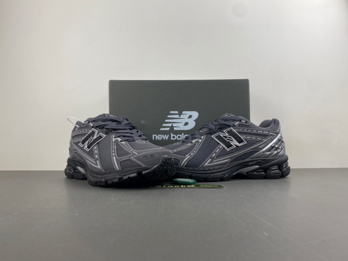 New Balance 1906R Black U1906591