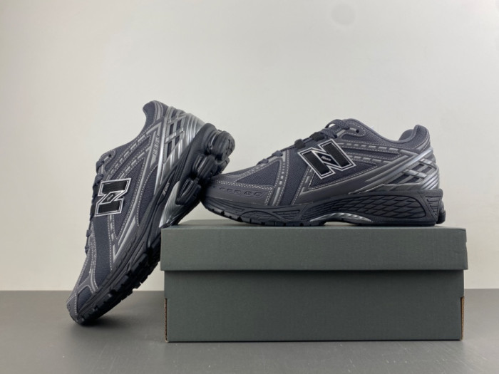 New Balance 1906R Black U1906591