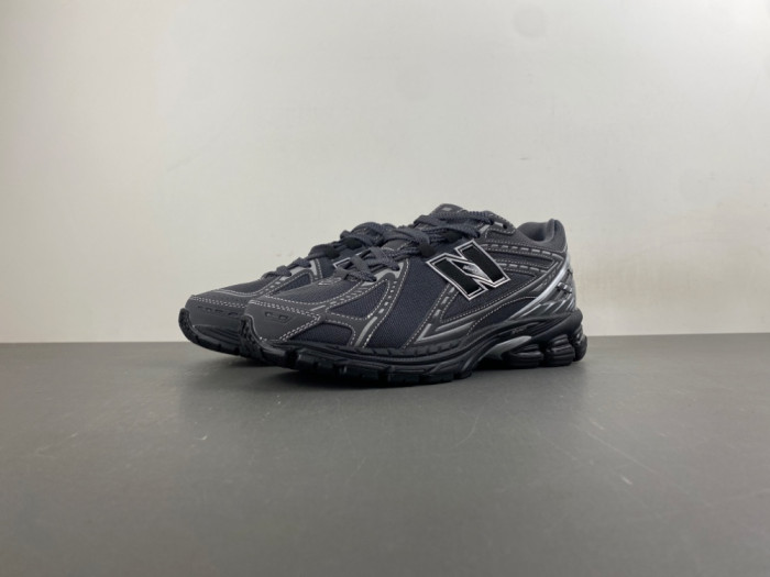 New Balance 1906R Black U1906591
