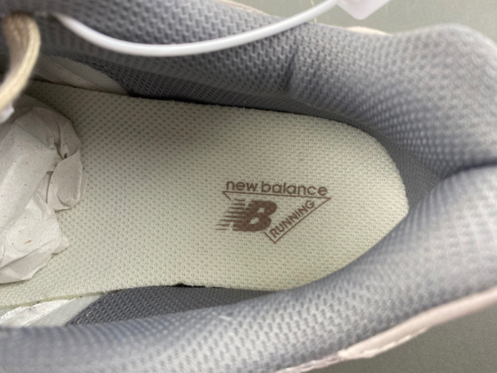 New Balance 9060 Timberwolf Driftwood U9060152
