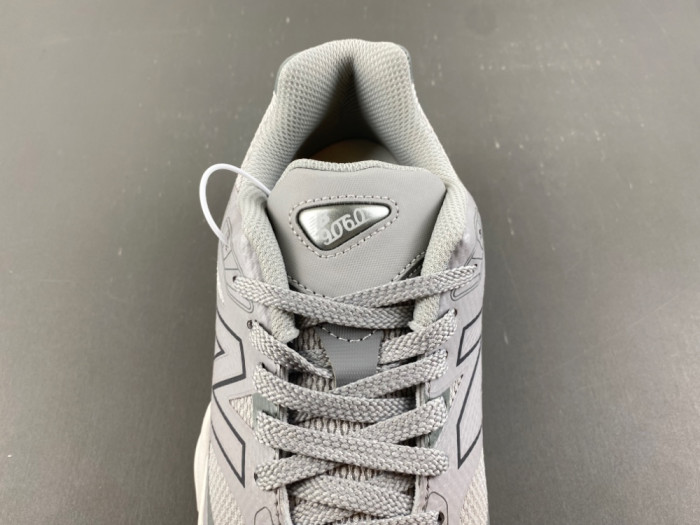 New Balance 9060 U90601NR