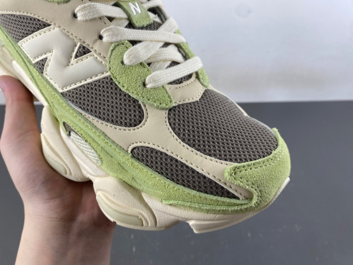 New Balance Wmns 9060R 