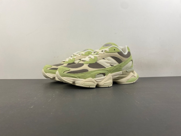New Balance Wmns 9060R 