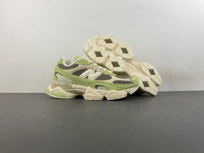New Balance Wmns 9060R 