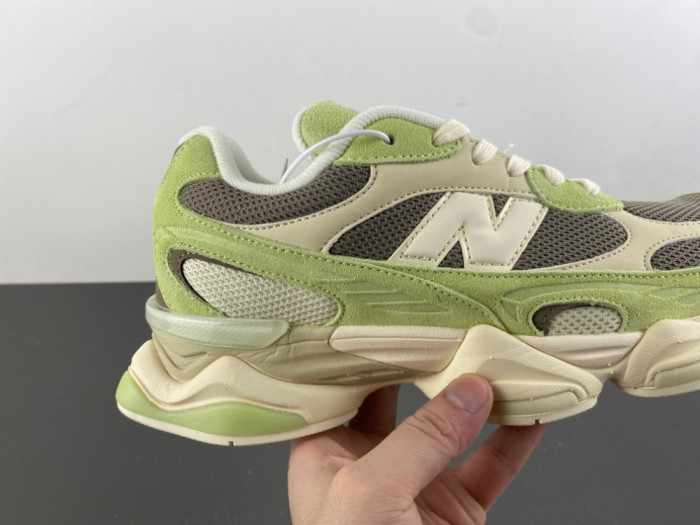 New Balance Wmns 9060R 