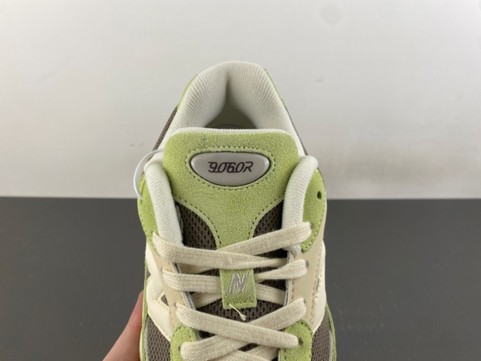 New Balance Wmns 9060R 