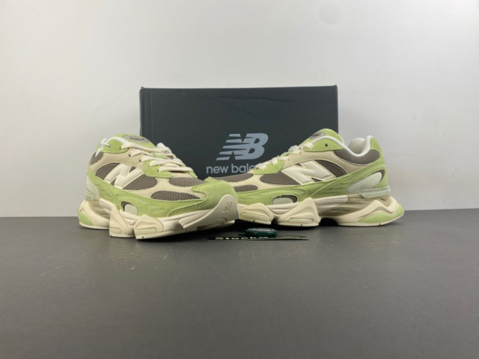 New Balance Wmns 9060R 